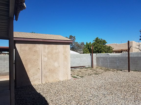 3rd image of 3053 S Navel Ave