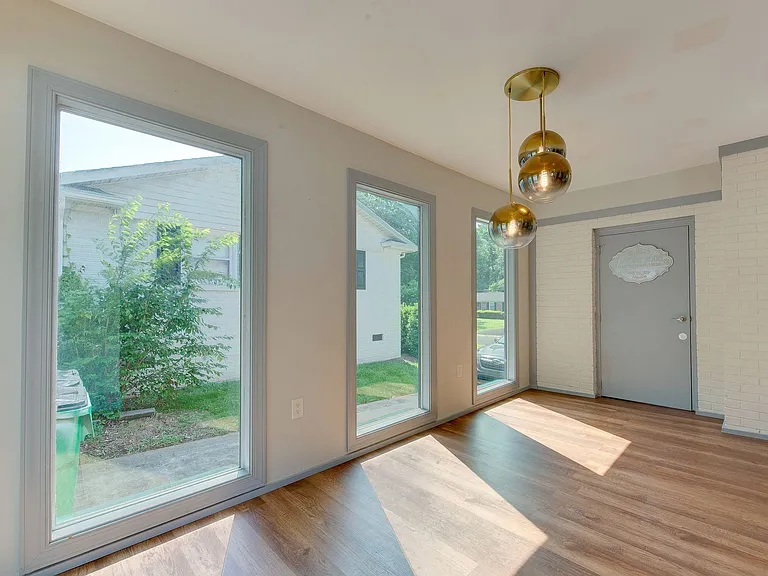 3921 Sheffield Dr — Photo 20
