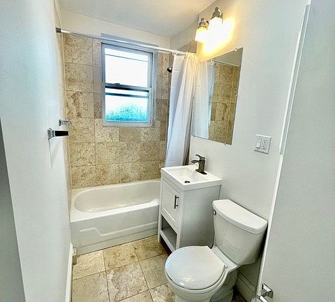 4th image of 220 Hanover St APT 14