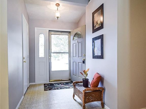 3rd image of 6073 Pine Glen Ln