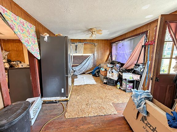 6th image of 401 Vernon St