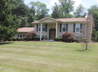 660 Hillcreek Rd, Shepherdsville, KY 40165