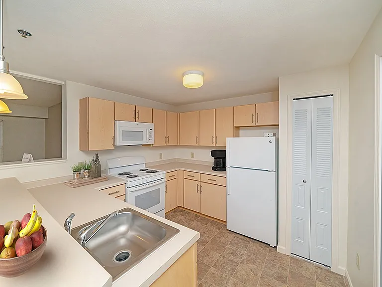 Limestone Creek Apartment Homes — Photo 5
