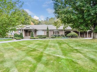 26 Finchwood Dr, Trumbull, CT 06611