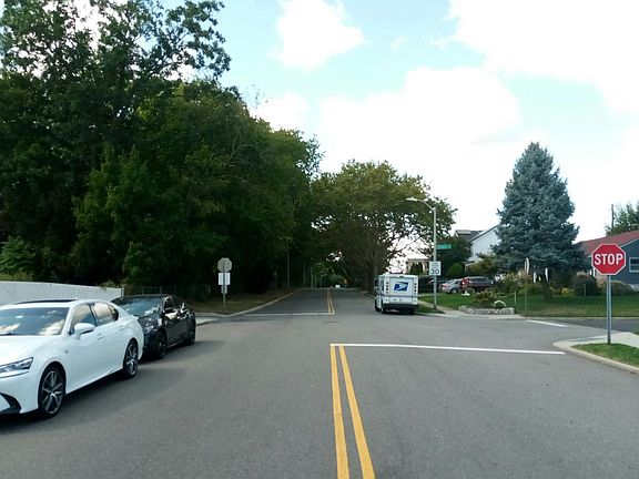 5th image of 1692 Greenway Blvd