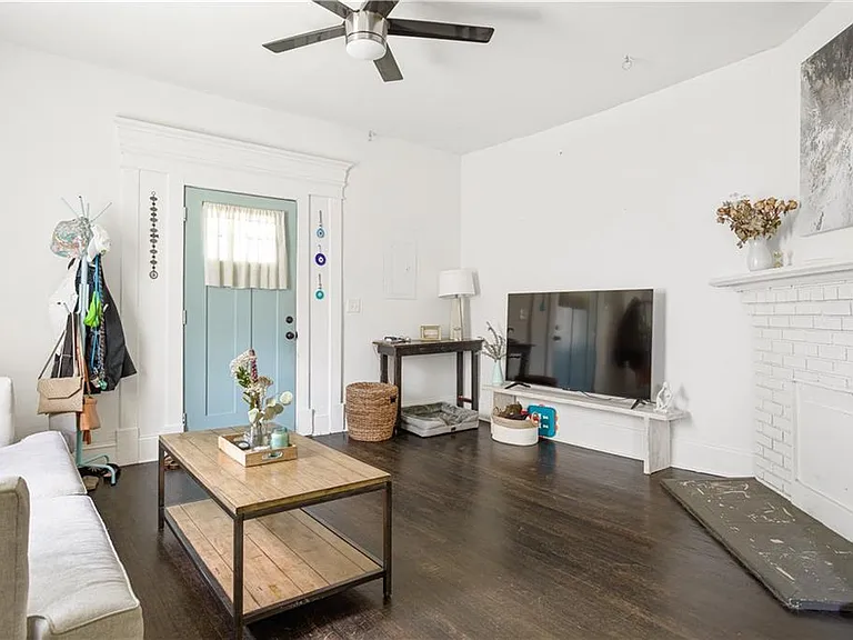 820 Elbert St SW #820 — Photo 2