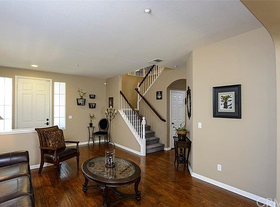 4th image of 7585 Cloverhill Dr
