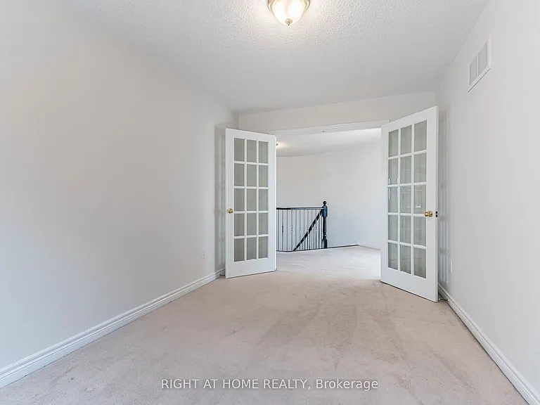 5441 Valhalla Cres — Photo 39