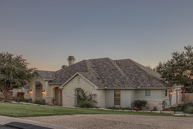 1st image of 145 Stoneledge Dr