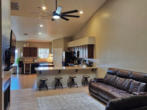 3rd image of 3046 S Robert Way