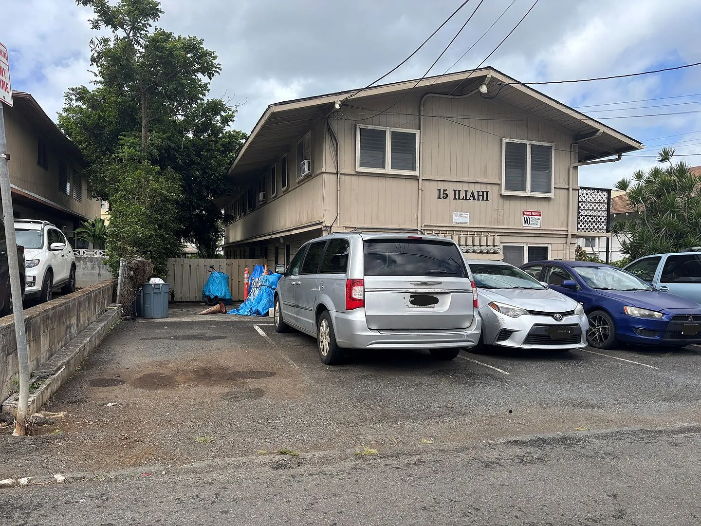 Lower Nuuanu - 1 bedroom, 1 bath on second floor of two story walk-up — Photo 2