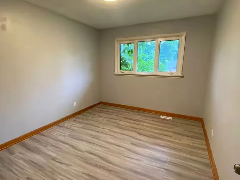 385 Beachwood Ave — Photo 10