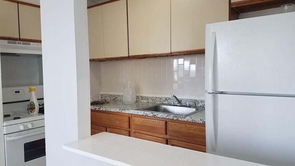 2nd image of 3226 107th St #2F