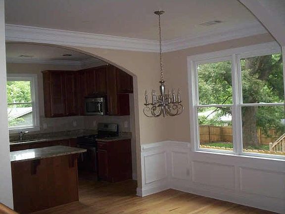Dining room wth lots of details!