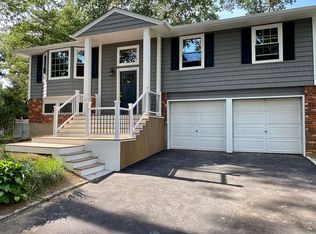 16 Huntington Ave, Kings Park, NY 11754