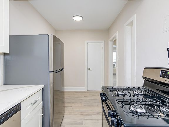4th image of 4216 Hereford St #2C