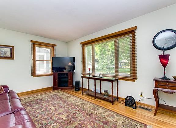 3rd image of 324 Hazelwood St