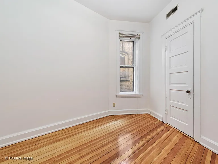 2023 W Roscoe St #3R — Photo 5
