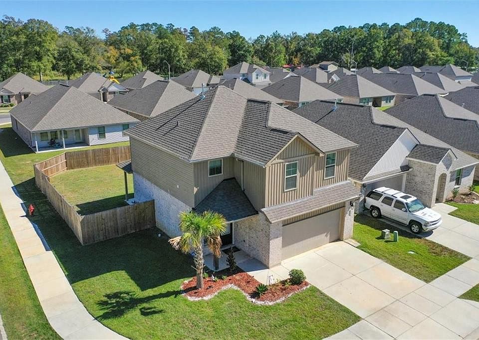 1st image of 44122 Covington Ridge Dr