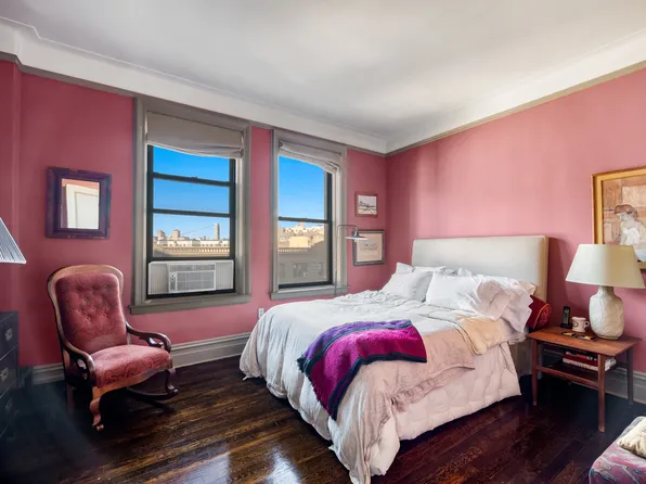 790 Riverside Drive image 7 of 10