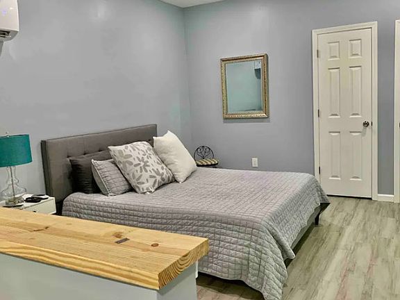 3rd image of 110 Mallard Ct