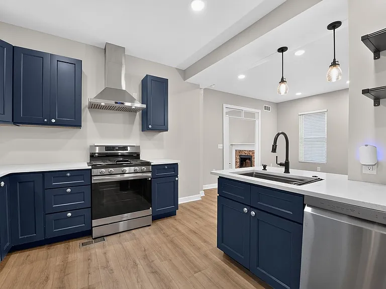 2516 Agnes Ave — Photo 1