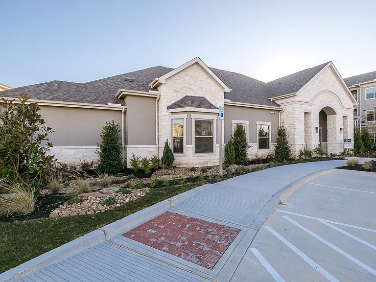 Cue Luxury Apartments — Photo 23