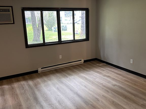 5th image of 522 Oak Ave