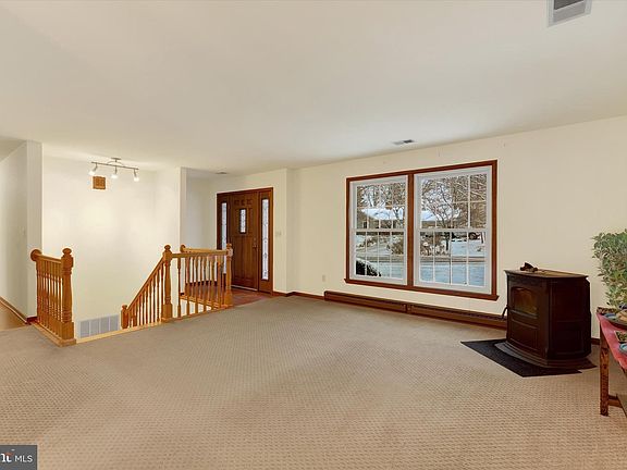 5th image of 3821 Clubhouse Dr