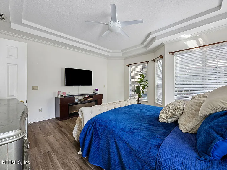 8342 Amherst Hills Ln — Photo 18