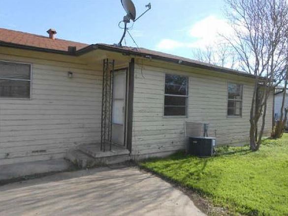 2nd image of 1410 Duval Dr