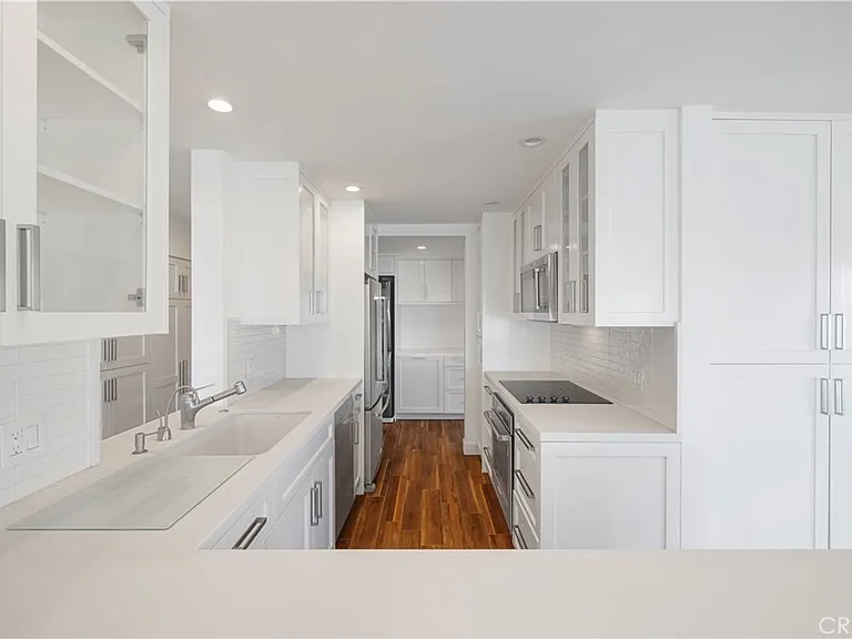 1 62nd Pl — Photo 15