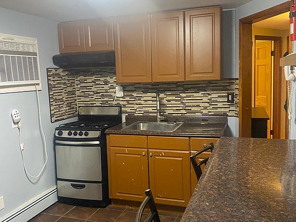 4th image of 65 Makofski Ave