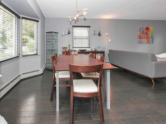 4th image of 15 Aster Ln