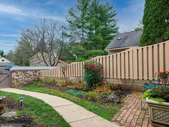 2nd image of 25 Sugar Knoll Dr
