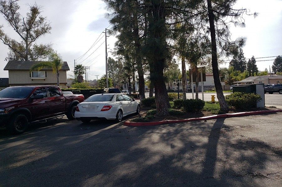 2nd image of 605 S Mollison Ave Unit 100