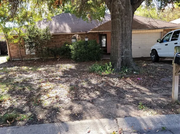 1704 Meadow Oak St, Denton, TX 76209