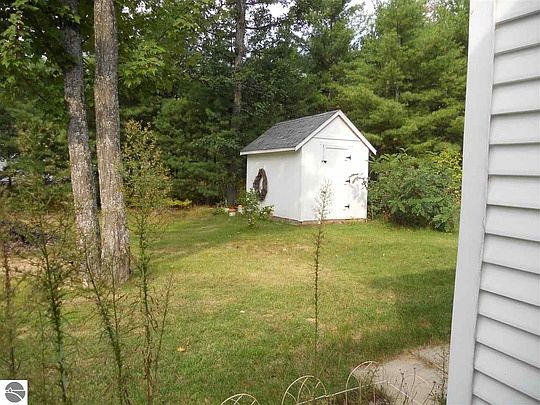 3rd image of 9670 Pine Circle Dr NW