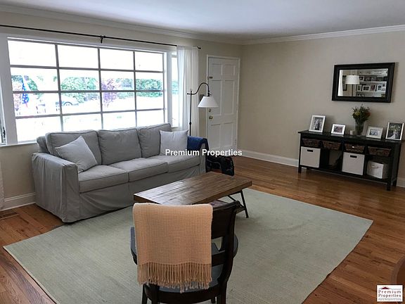 2nd image of 2580 Lucy Ln