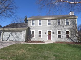 1292 Heather Cir, Oconomowoc, WI 53066