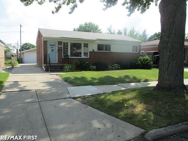 1st image of 23330 Recreation St