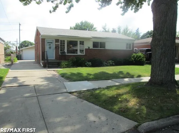 23330 Recreation St, Saint Clair Shores, MI 48082