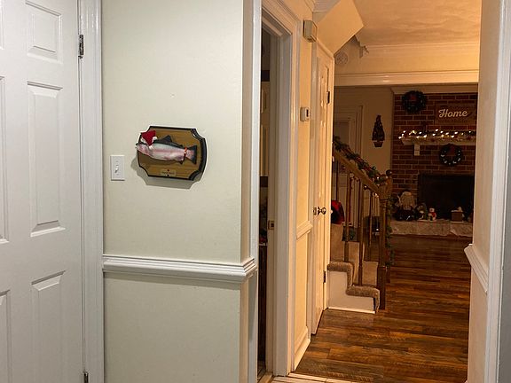 4th image of 331 Middle Oaks Dr