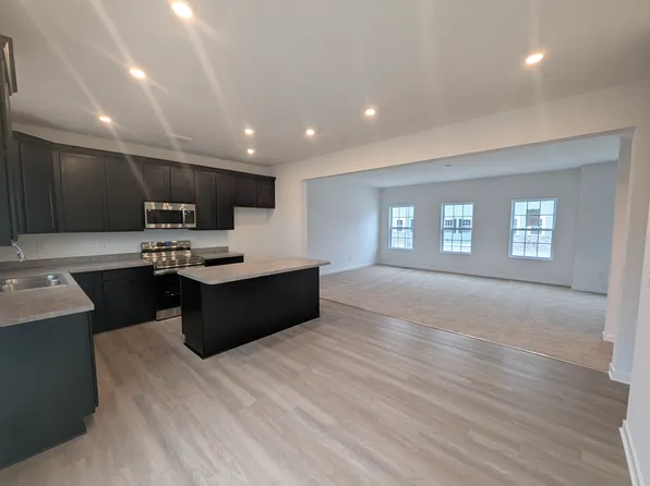 130 Coyote Willow Dr, Etna, OH 43068