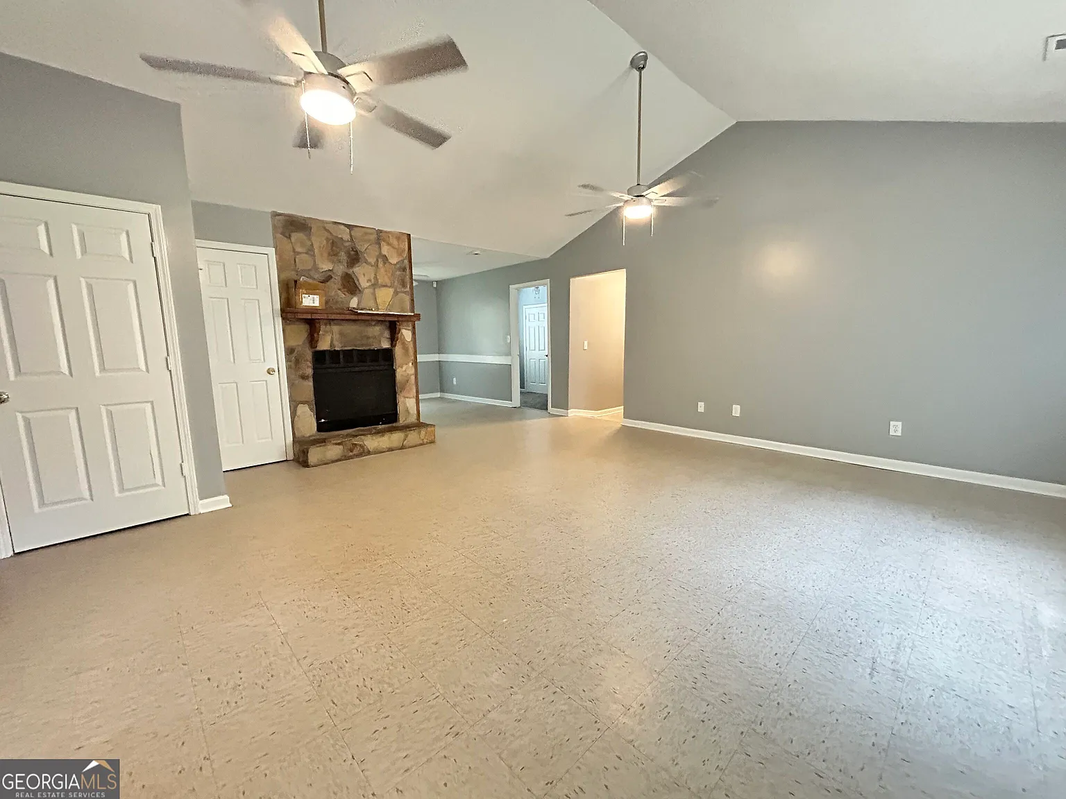 5 bed, 3.0 bath, 1900 sqft, $2,000 — Photo 4