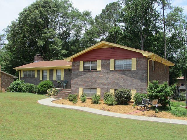 1st image of 521 Hemlock Dr