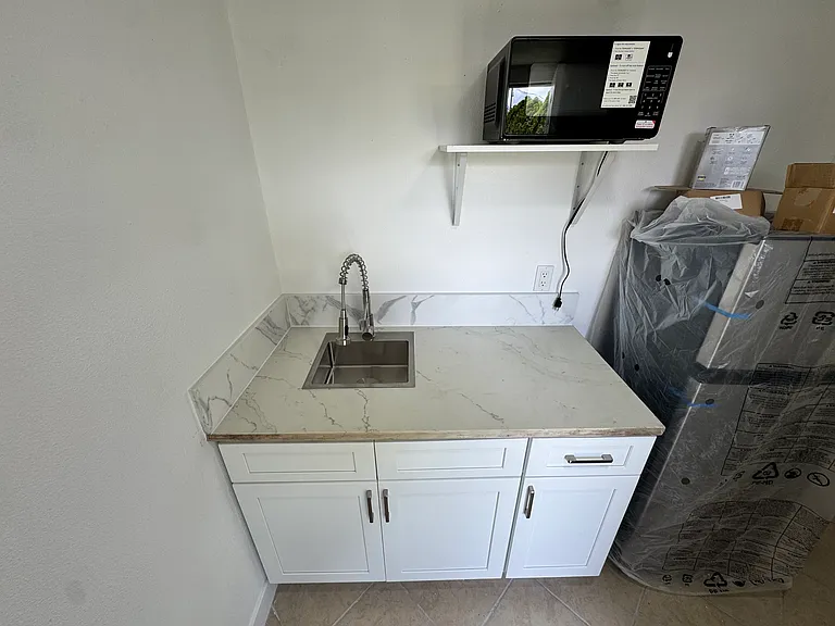 1721 Manor Dr — Photo 9