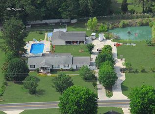 3318 Center Rd, Bladenboro, NC 28320