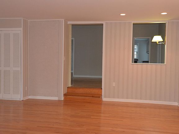 3rd image of 312 S Sweetbriar Ave