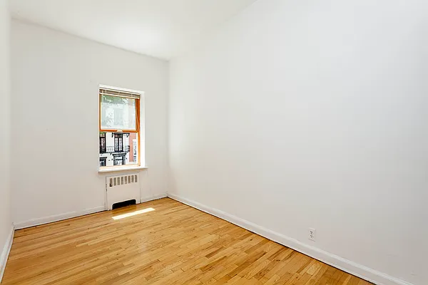 Rented by Camelot Realty Group | media 2